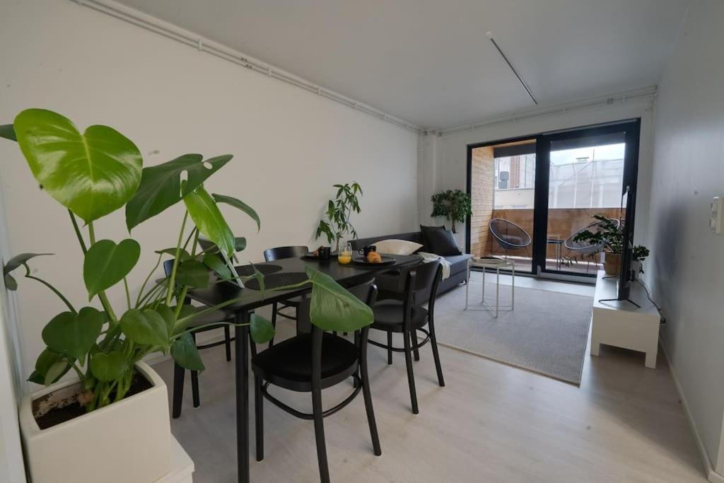 Apartament 3H,K,P - Keskellae Tamperetta Kaunis Parvekkeellinen Uusittu Kolmio Zewnętrze zdjęcie