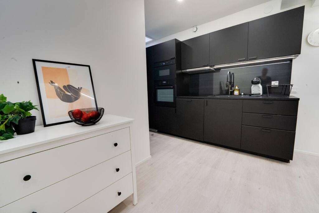Apartament 3H,K,P - Keskellae Tamperetta Kaunis Parvekkeellinen Uusittu Kolmio Zewnętrze zdjęcie